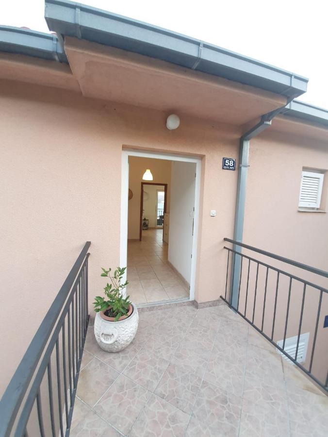 Apartment Zadoda Omis Exterior photo